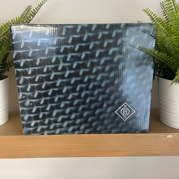 Neumann TLM 103 Large-Diaphragm Condenser Microphone – Studio Set (Nickel) - Picture 1 of 5